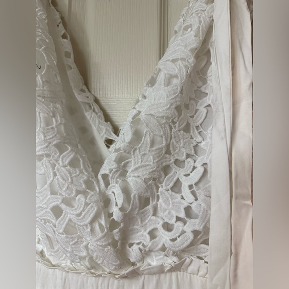 Endless Rose White Lace Midi Tiered Dress Size Large L NWOT Revolve - Picture 5 of 9